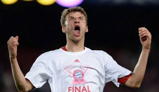 杜兰特连续得分，全队士气高涨（杜兰特连连得手，全队斗志高昂）