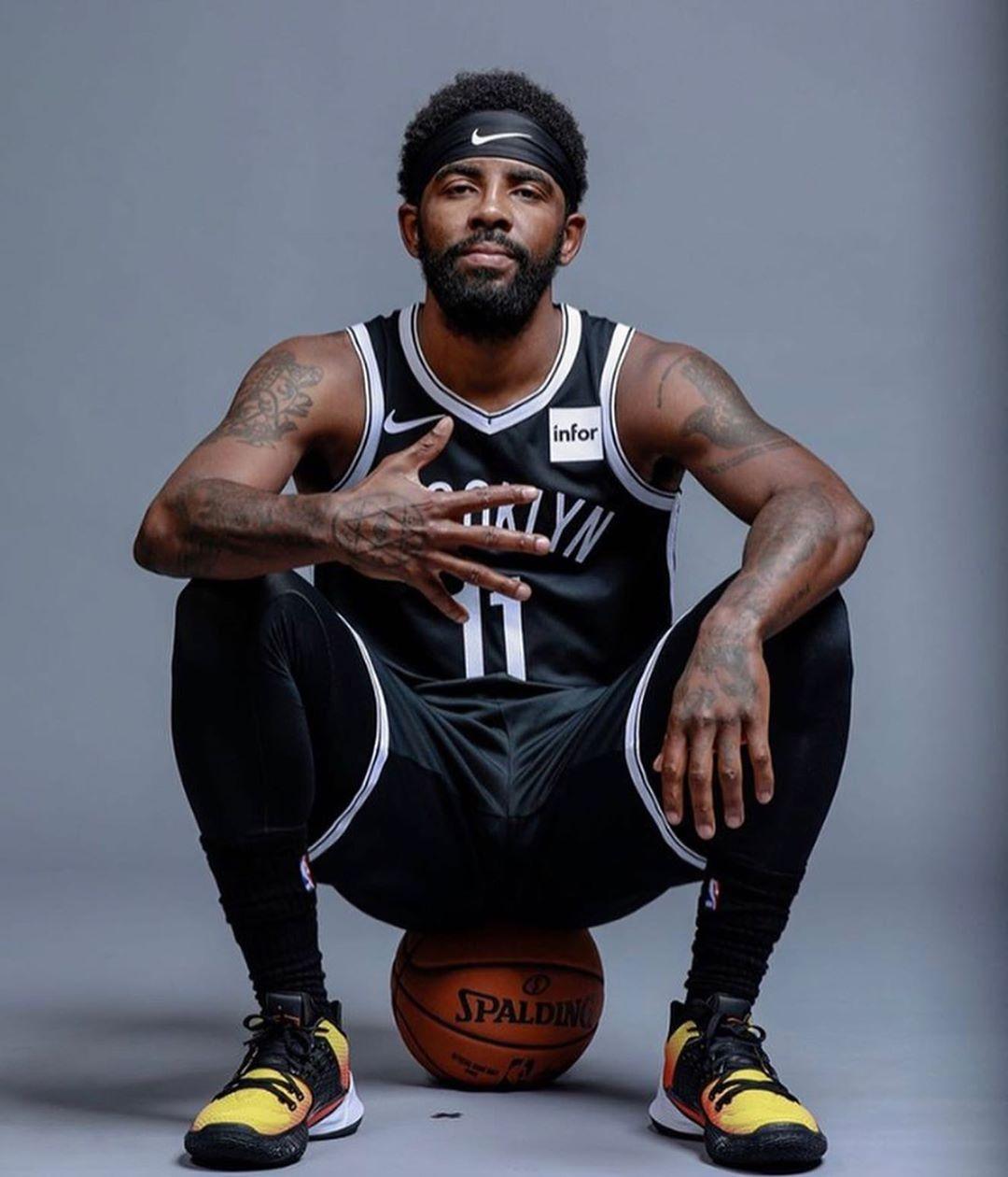 科尔谈库明加遭DNP：他不是明星球员，就会遇到这种情况（科尔谈库明加未获出场：非明星球员难免遇到这种情况）