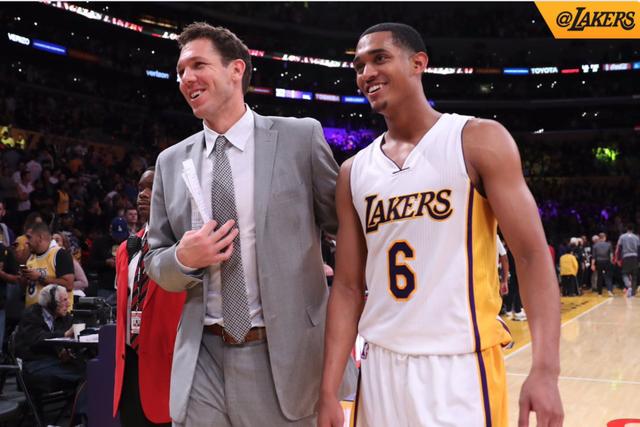 慕尼黑1860主席：海纳不知道我是谁，多一点谦逊对拜仁有好处（1860慕尼黑主席：海纳不认识我，拜仁更谦逊会更好）