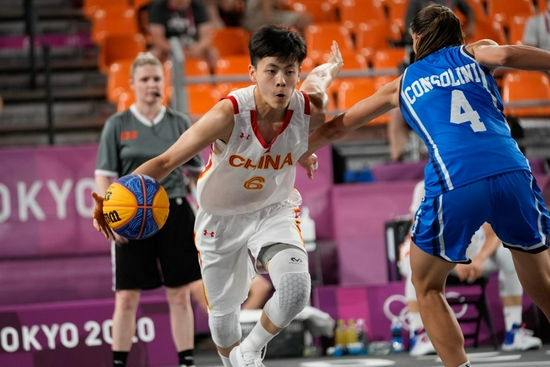 伊劳拉：喜欢带队在梦剧场比赛，现在的曼联比上赛季进步很大（伊劳拉：享受率队征战梦剧场，曼联较上季进步明显）