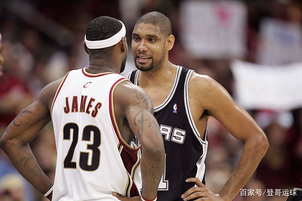 篮球湖人球员场上表现赢得媒体好评（湖人球员赛场发挥获媒体赞誉）