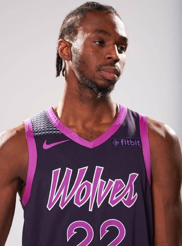 泰晤士报：明年世界杯VAR可能介入角球判罚（泰晤士报称：明年世界杯或将允许VAR参与角球判定）