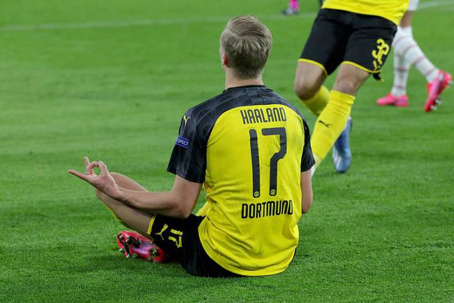 成都蓉城主帅徐正源获三年大合同，球队获亚冠资格，有望争夺双冠，球迷期待新赛季表现。（成都蓉城与主帅徐正源签三年长约，锁定亚冠席位冲击双冠，球迷热盼新赛季）