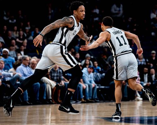 国足热身赛小胜沙特展现新阵容（国足热身赛小胜沙特 新阵容亮相）