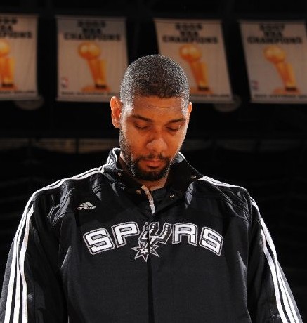 广东101-75江苏2喜1忧！萨姆纳王洪泽打成核心，2将纯废该弃用！（广东101-75轻取江苏，喜忧参半：萨姆纳与王洪泽坐稳核心位，两将表现低迷或应弃用）