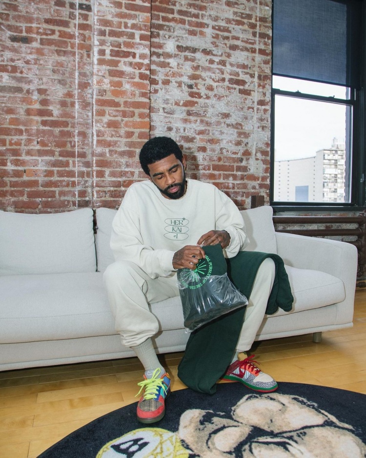 足球中超主帅否认下课传闻：全力以赴（中超主帅辟谣下课风波：将继续全力以赴）