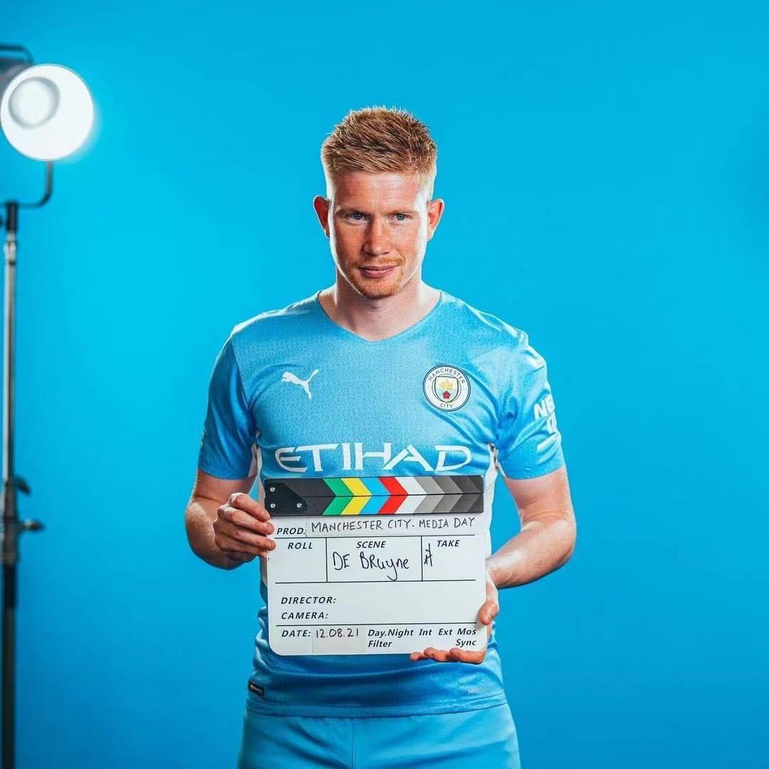 德媒：法兰克福为巴霍亚标价至少8000万欧，阿森纳正在关注他（德媒称法兰克福为巴霍亚开价至少8000万欧元，阿森纳正密切关注）